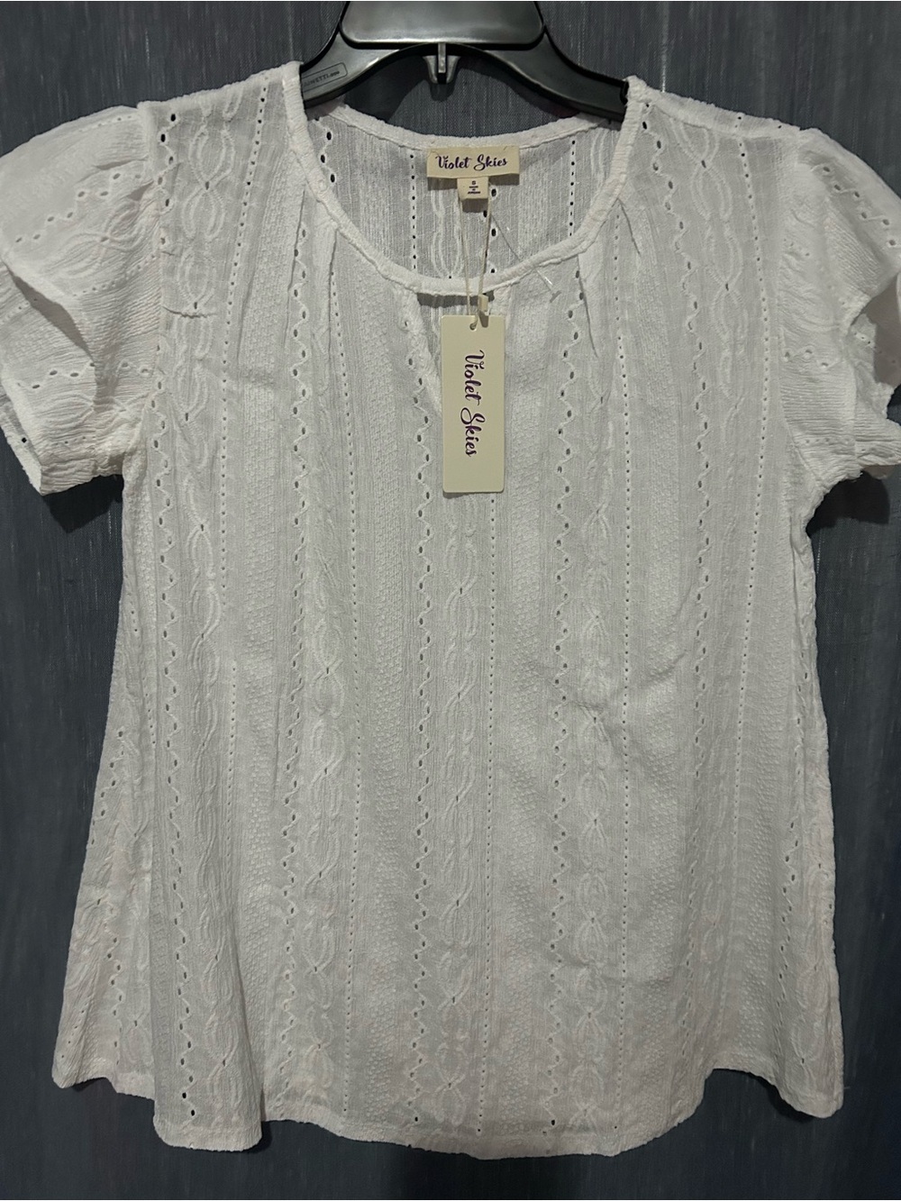 NWT Violet Skies Keyhole Eyelet Ruffled Flutter Sleeve Blouse